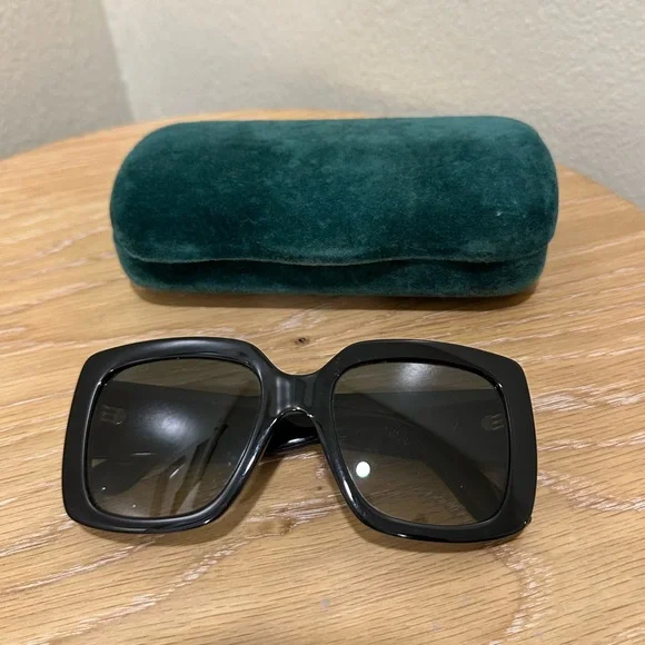 Authentic Gucci Women display picture 1